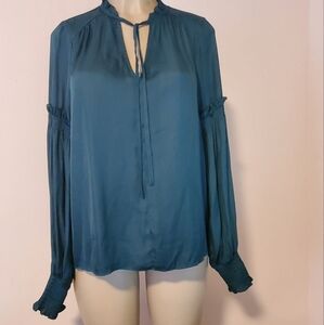 Do + Be Emerald Green Blouse Snall Vneck Bell Sleeve Long Sleeve Top